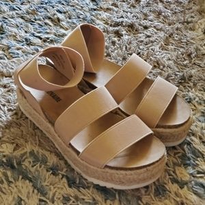 Platform sandals